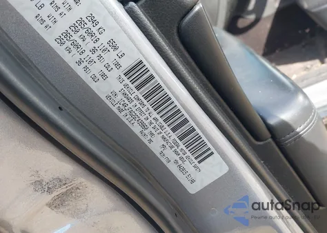 2016 Jeep Grand Cherokee Laredo z USA, uszkodzony, nr VIN 1C4RJFAG2GC439860